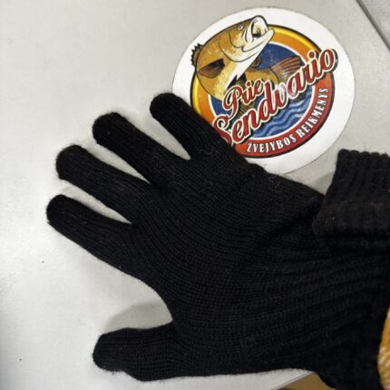 Kupranugario vilnos pirštinės.