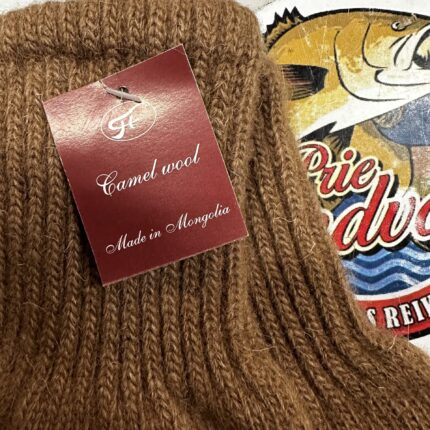 Kupranugario vilnos pirštinės.